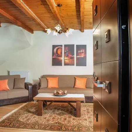 Chalet αρχοντικο στο χωριο, παλαιοσ αγιοσ αθανασιοσ